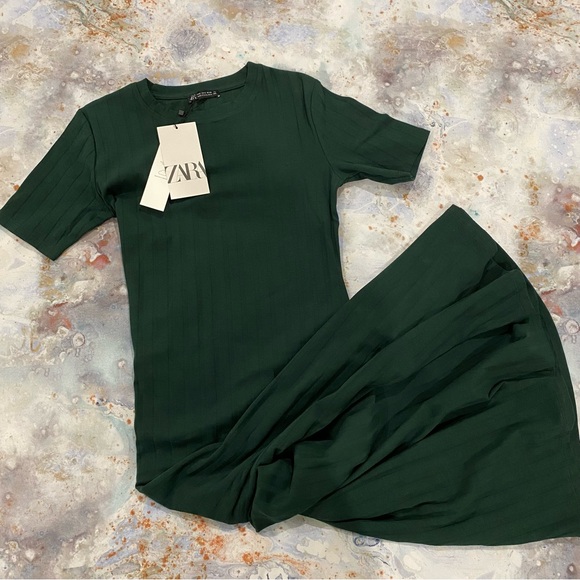 Zara | Green Knit Short Sleeve Midi Dress 💚 - Picture 1 of 6
